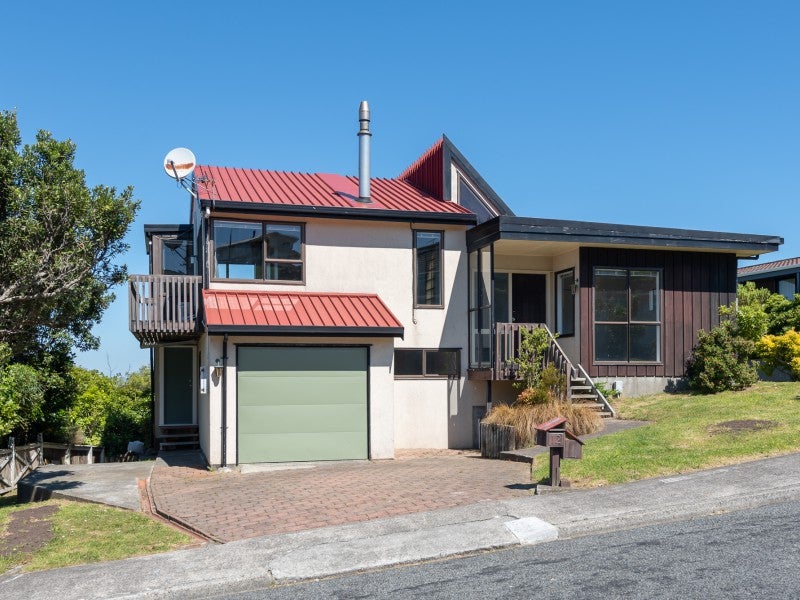 12 Atlanta Grove, Brooklyn, Wellington - Carousel 1