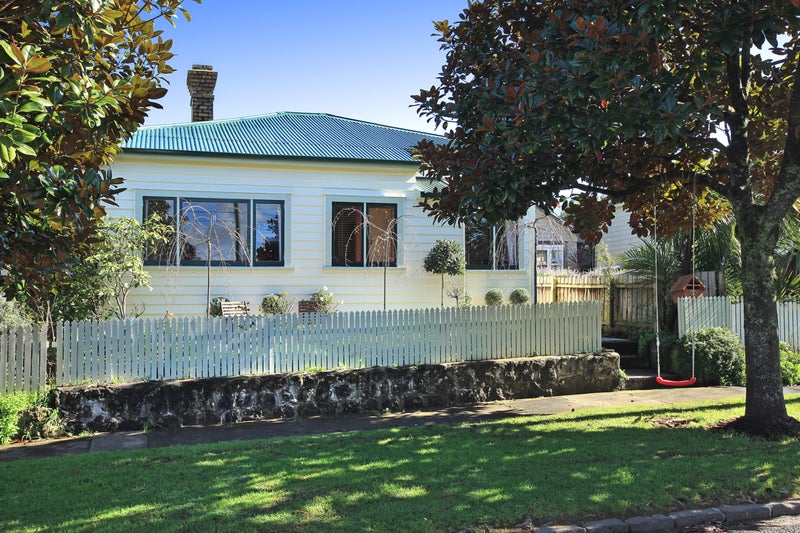 30 Cardwell Street, Onehunga, Auckland - Carousel 1