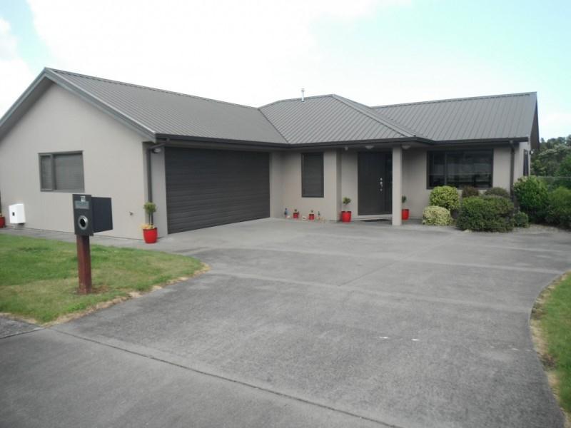 18 Redwood Crescent, Hurdon, New Plymouth - Carousel 1