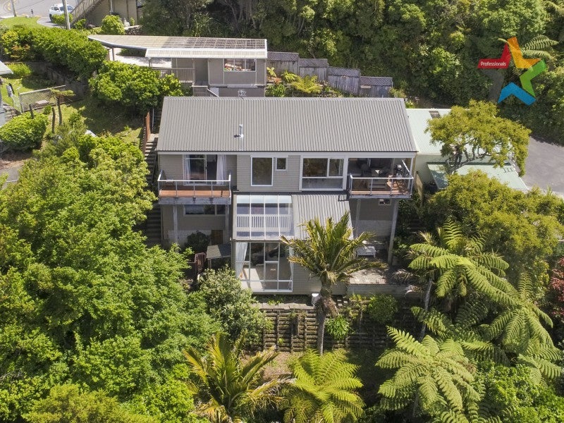 27 Rakeiora Grove, Korokoro, Lower Hutt - Carousel 1