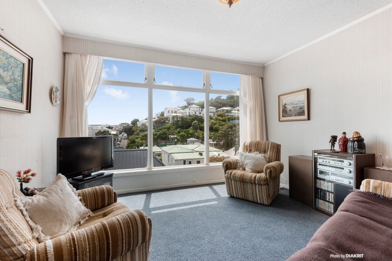 17/4 Claremont Grove, Mount Victoria, Wellington - Carousel 2