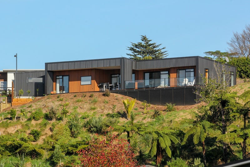 8 Aderman Place, Hurworth - Carousel 1