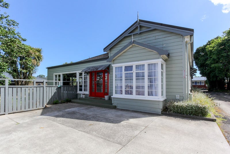 275B Carrington Street, Vogeltown, New Plymouth - Carousel 2