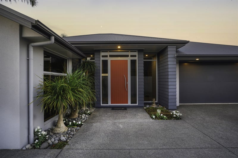 12 The Rocks, Flagstaff, Hamilton - Carousel 2