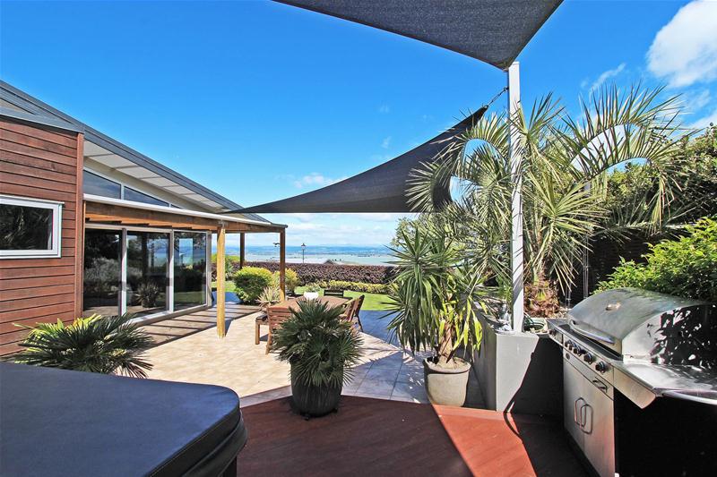 2 Zeehaen Place, Britannia Heights, Nelson - Carousel 1