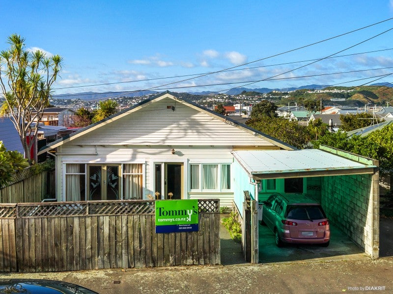 199 Sutherland Road, Lyall Bay, Wellington - Carousel 1