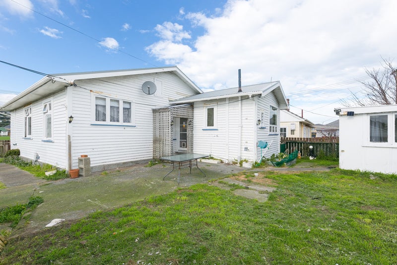 9 Crawford Green, Miramar, Wellington - Carousel 2