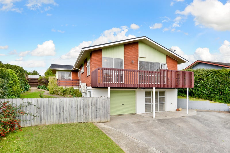 21 Sunnyhills Avenue, Glenview, Hamilton - Carousel 1