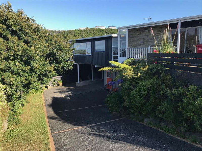 105 Dowse Drive, Maungaraki, Lower Hutt - Carousel 1