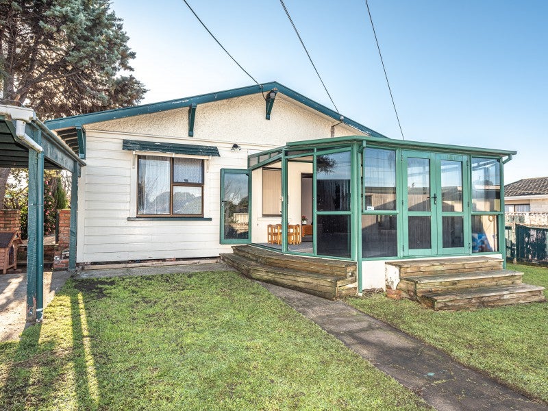 4 Kings Avenue, Gonville, Whanganui - Carousel 1
