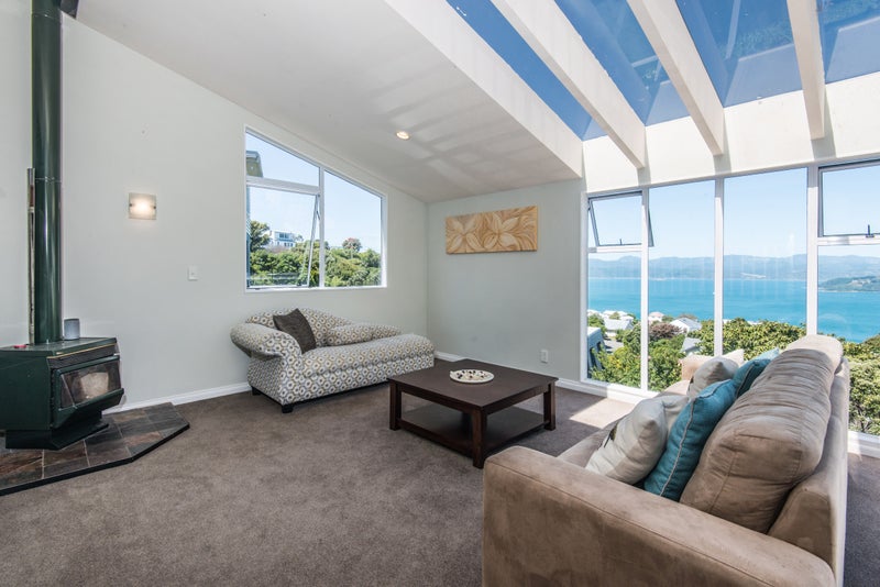 13 Waru Street, Khandallah, Wellington - Carousel 2