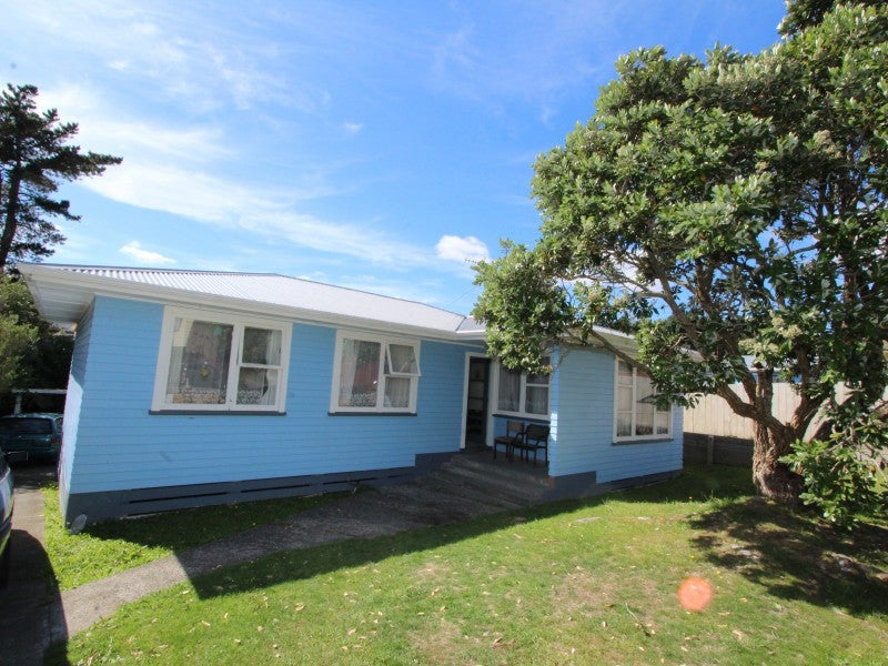 120 Driver Crescent, Cannons Creek, Porirua - Carousel 1