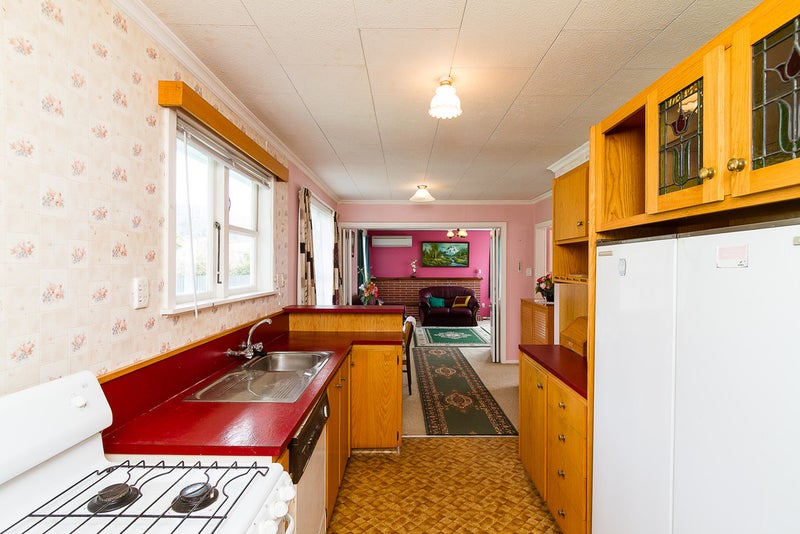 42 Stokes Valley Road, Stokes Valley, Lower Hutt - Carousel 2