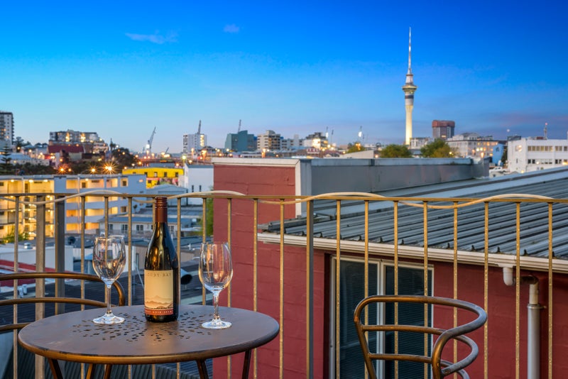 33H Charlotte Street, Eden Terrace, Auckland - Carousel 1