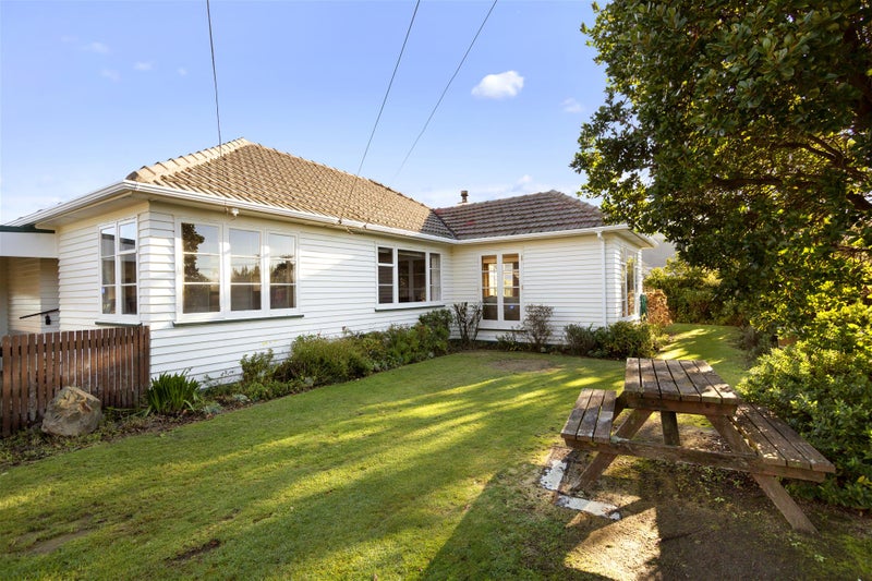 2 Ongley Crescent, Tawa, Wellington - Carousel 19
