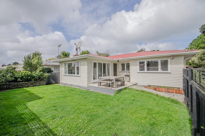 76A Godley Road, Green Bay, Auckland - Carousel 1