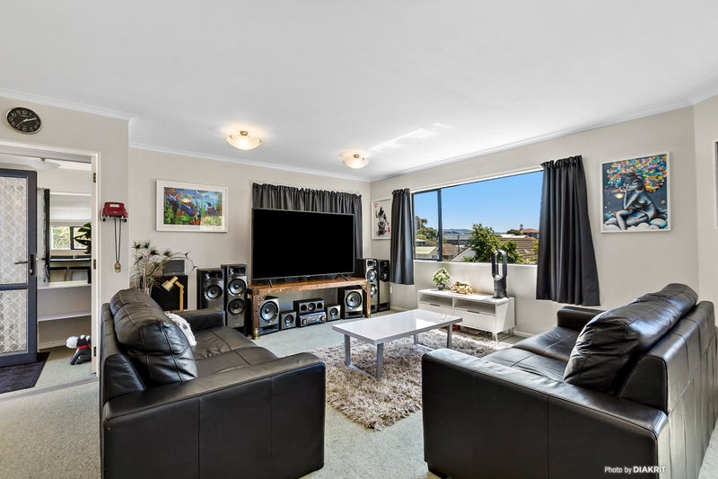 1B Elphinstone Avenue, Strathmore Park, Wellington - Carousel 2