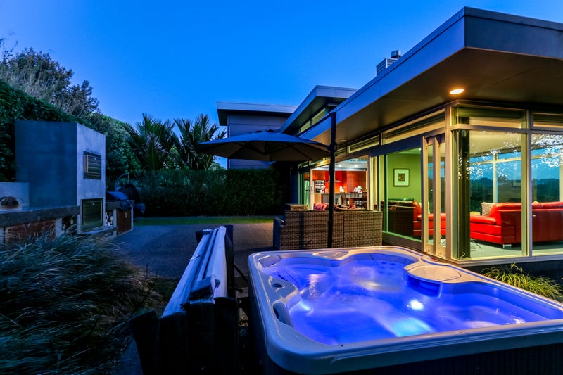 6B Highfield Place, Highlands Park, New Plymouth - Carousel 2