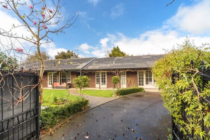 20A Manapouri Crescent, Hokowhitu, Palmerston North - Carousel 1