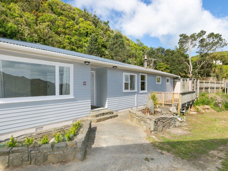 73 Montreal Grove, Kingston, Wellington - Carousel 1
