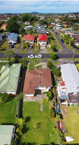 25 Rosamund Avenue, New Windsor, Auckland - Carousel 1