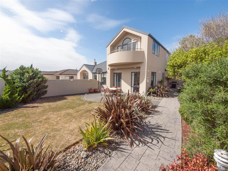 21 Derry Hill, Churton Park, Wellington - Carousel 2