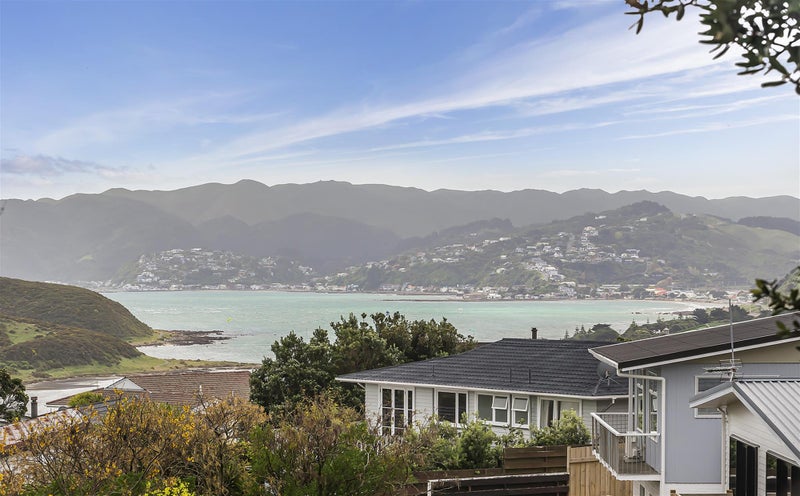 15 Eskdale Road, Papakowhai, Porirua - Carousel 24