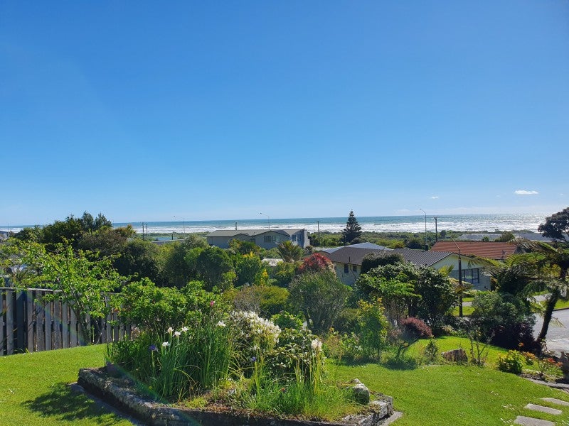 13 Nolan Crescent, Karoro, Greymouth - Carousel 2