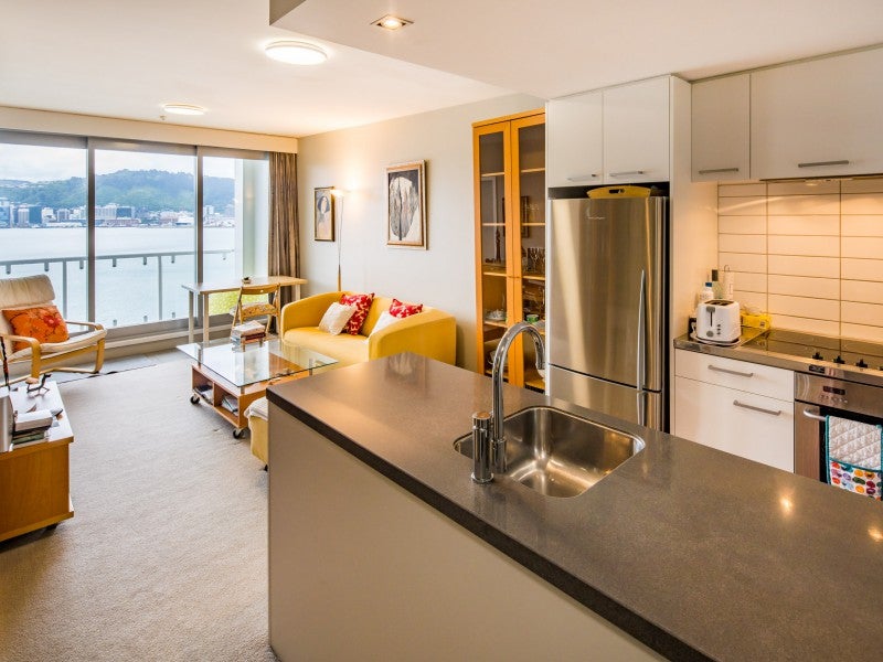 31/370 Oriental Parade, Oriental Bay, Wellington - Carousel 1