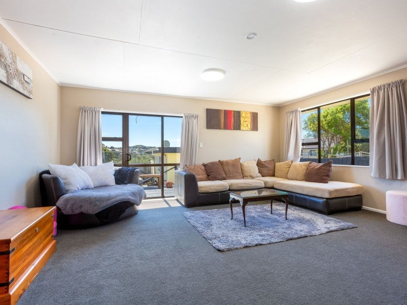 26 Niagara Street, Waitangirua, Porirua - Carousel 2