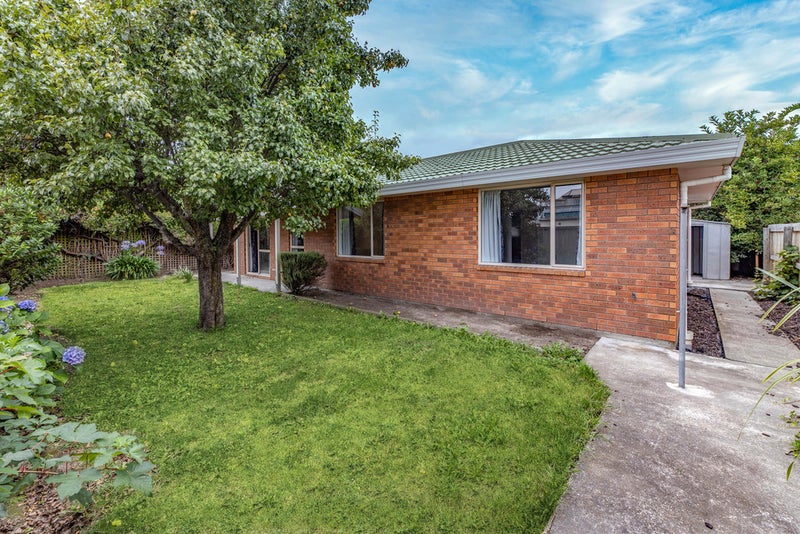 2/100 Springs Road, Hornby, Christchurch - Carousel 1