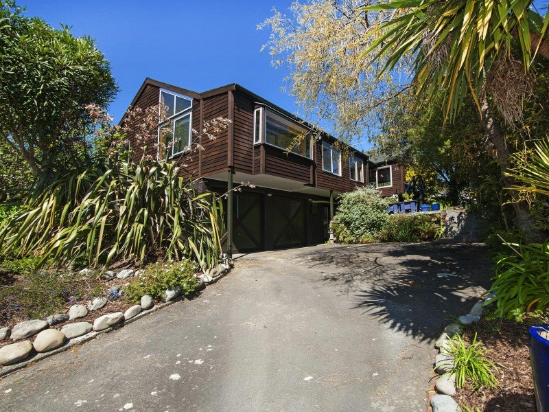 12 Summit Road, Fairfield, Lower Hutt - Carousel 1