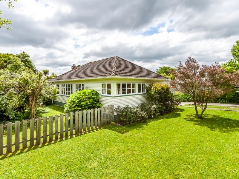68 Savage Crescent, West End, Palmerston North - Carousel 2