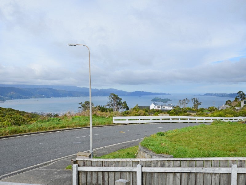 1/131 Maungaraki Road, Korokoro, Lower Hutt - Carousel 17