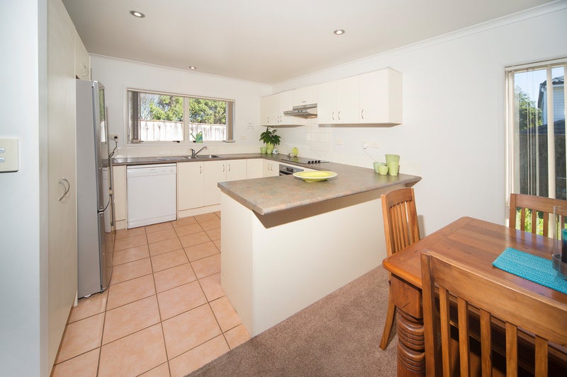 11 Meridian Court, Oteha, Auckland - Carousel 2