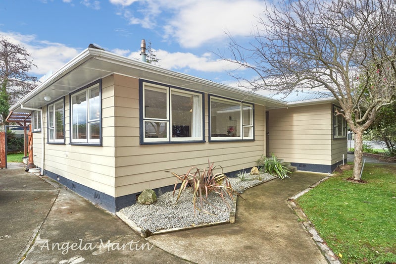 24 Saturn Crescent, Milson, Palmerston North - Carousel 2