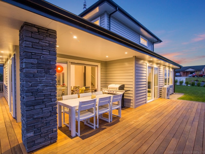 39 Mount Marua Way, Timberlea, Upper Hutt - Carousel 1