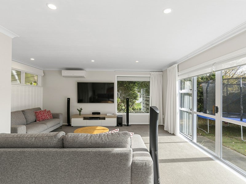 9 Chudleigh Grove, Churton Park, Wellington - Carousel 2