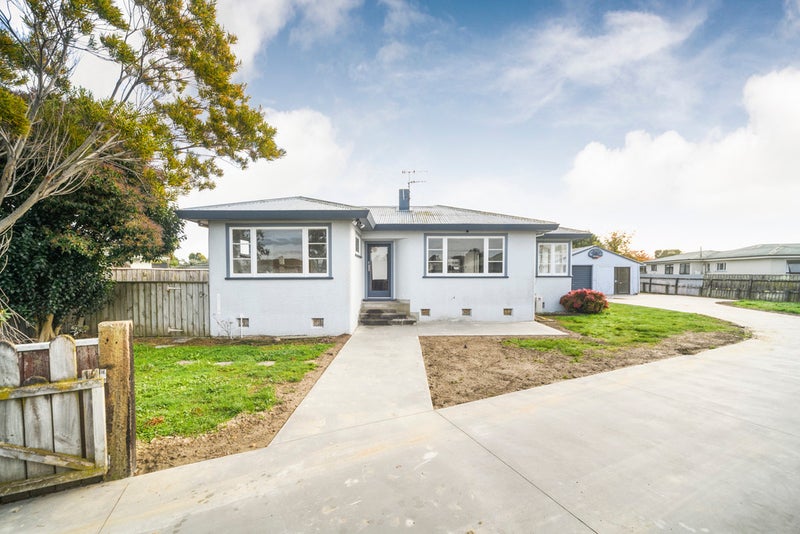 17 Belvedere Crescent, Takaro, Palmerston North - Carousel 1