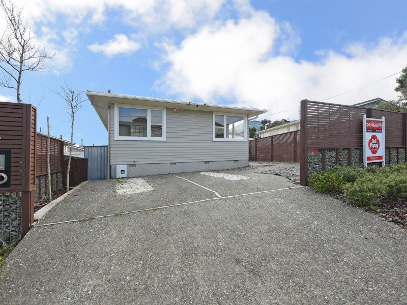 16 Alder Place, Newlands, Wellington - Carousel 16
