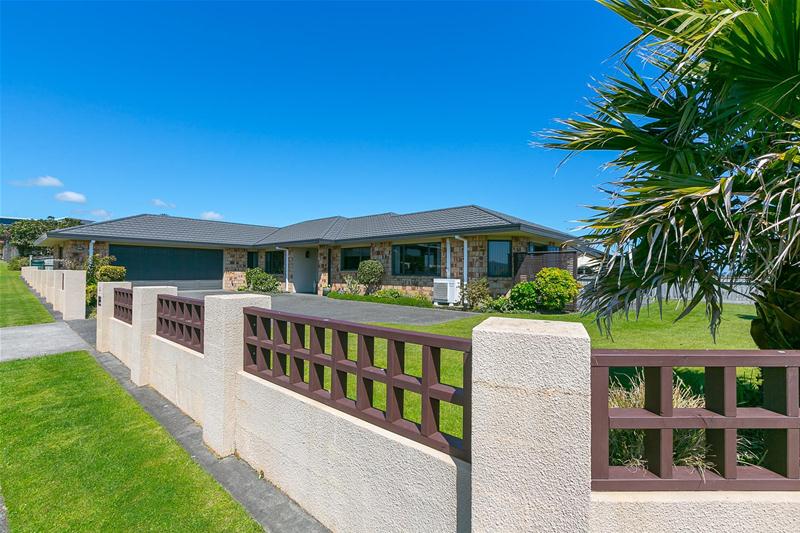 88 Parklands Avenue, Bell Block, New Plymouth - Carousel 2