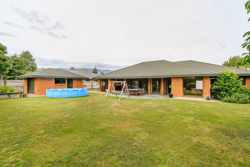 6 Norbert Street, Brown Owl, Upper Hutt - Carousel 1