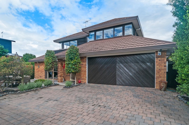 16 Waller Avenue, Bucklands Beach, Auckland - Carousel 1