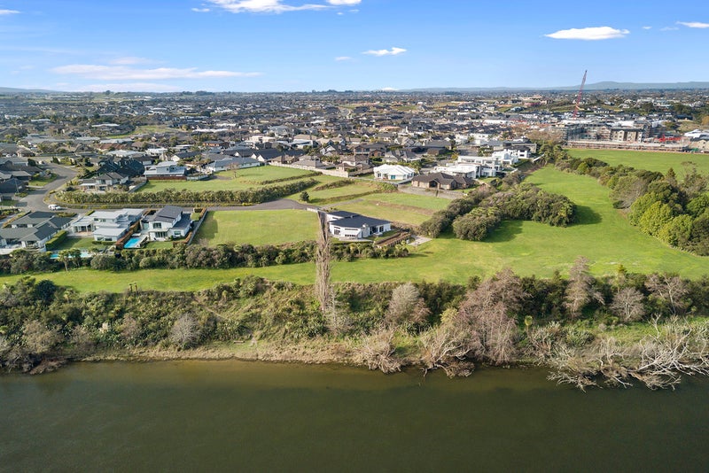 24 Riverside Lane, Flagstaff, Hamilton - Carousel 9