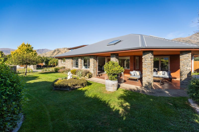 4 Coburn Place, Lake Hayes, Queenstown - Carousel 1