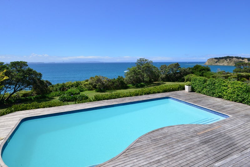 138 Pacific Parade, Army Bay, Whangaparaoa - Carousel 1