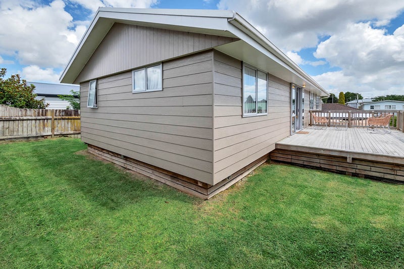 48A Greenhaven Avenue, Opaheke, Papakura - Carousel 21