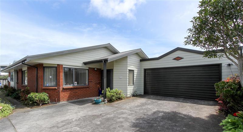 1/122 Clawton ST, Westown, New Plymouth - Carousel 1