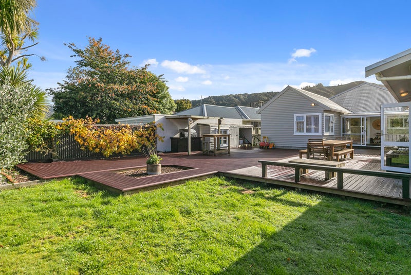 23 Oxford Crescent, Ebdentown, Upper Hutt - Carousel 19