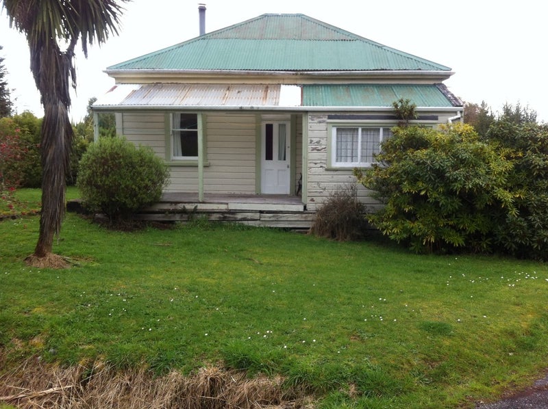 7 Sandys Street, Blackball, Greymouth - Carousel 1